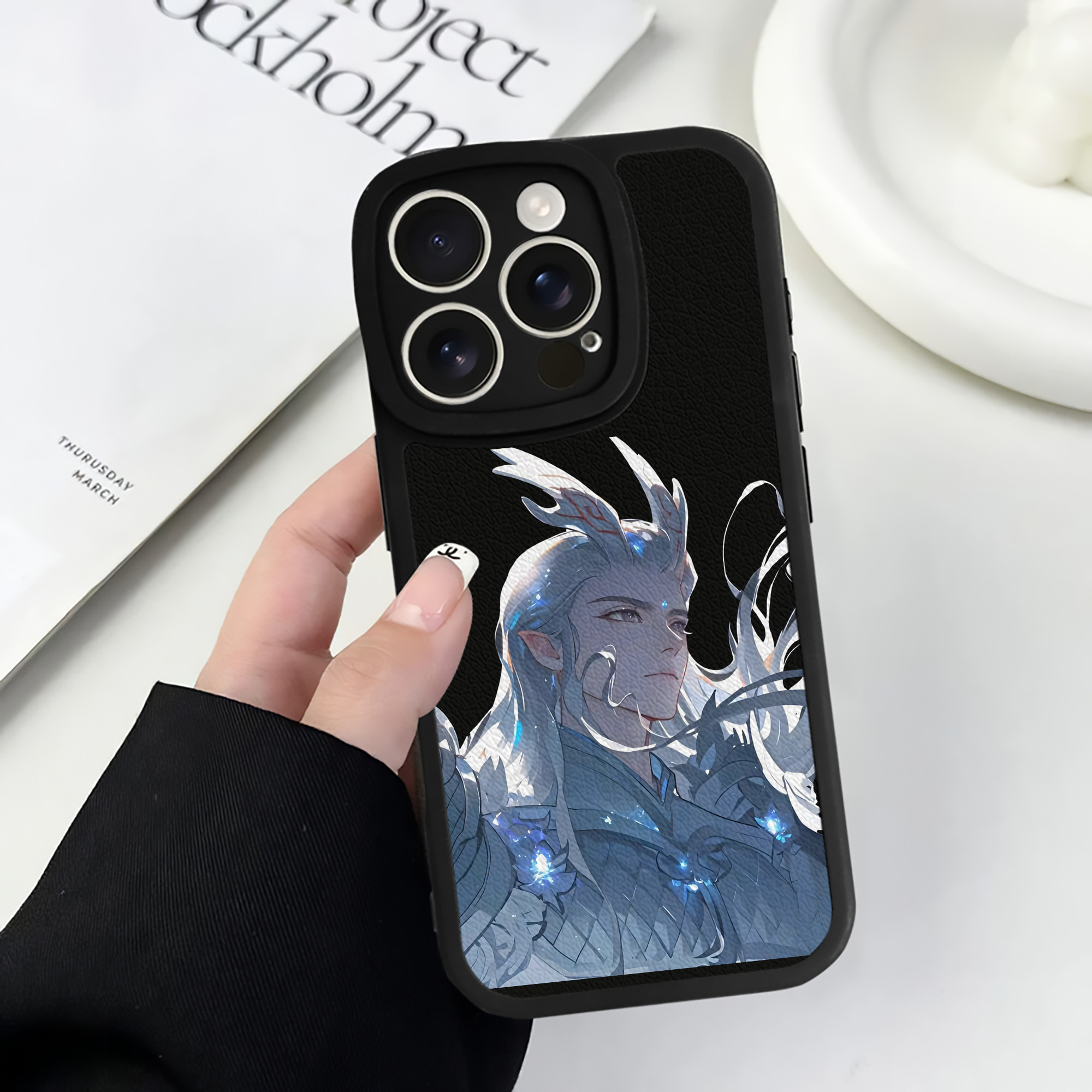 （画像用） Ne Zha 2 ナタ 魔童の大暴れ 【iPhone 16シリーズ対応】シリコンスマホケース（レザー調） 材質：シリコン